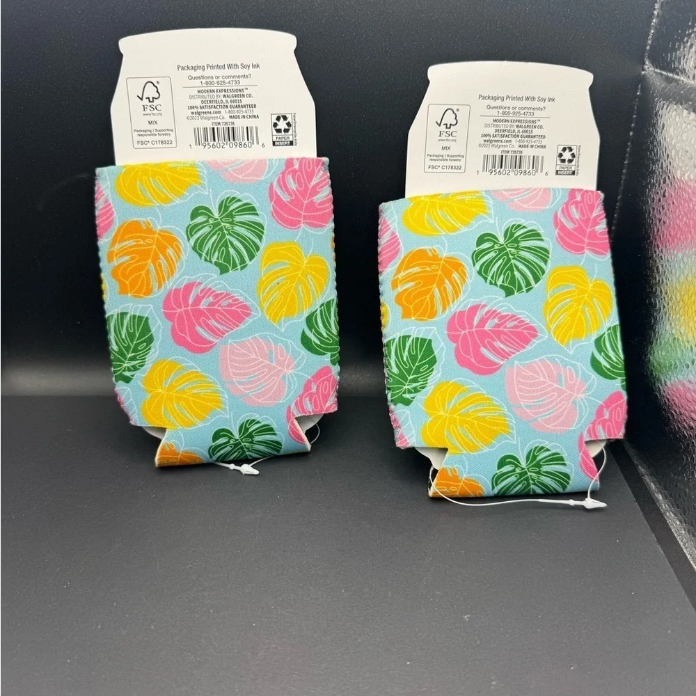 5/$25 NWT Set of 2 Expressions Colorful Leaf Drink Sleeve Koozies